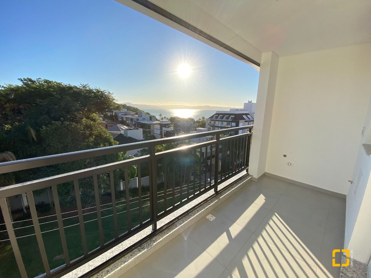 Apartamento com 122m², 5 quartos (sendo 2 suítes), 3 garagens, no bairro João Paulo em Florianópolis