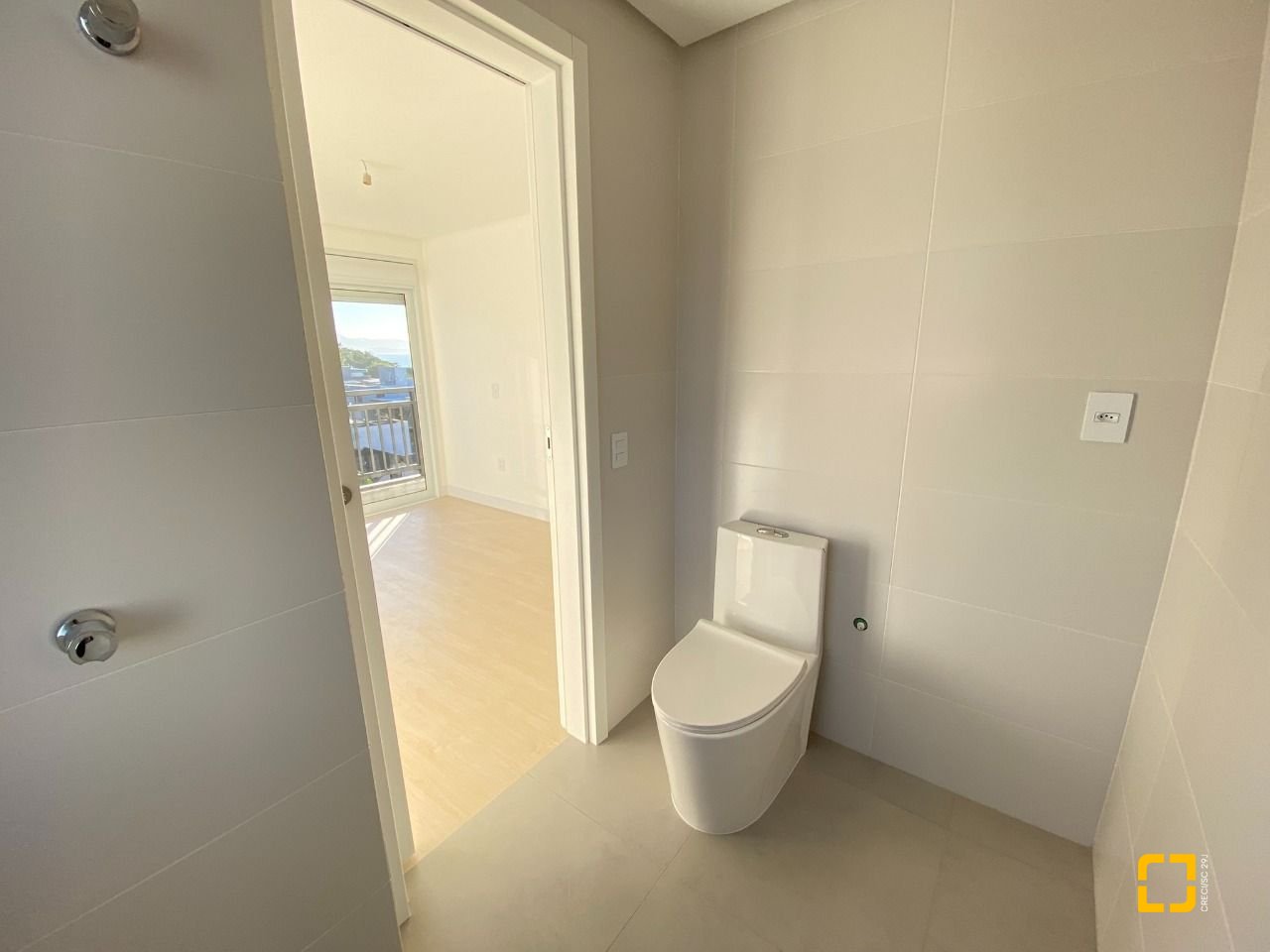 Apartamento com 122m², 5 quartos (sendo 2 suítes), 3 garagens, no bairro João Paulo em Florianópolis