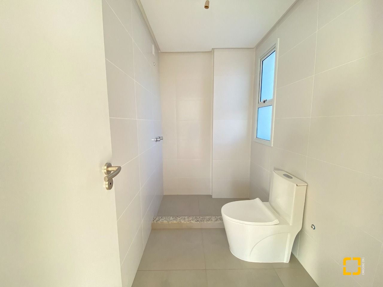Apartamento com 122m², 5 quartos (sendo 2 suítes), 3 garagens, no bairro João Paulo em Florianópolis