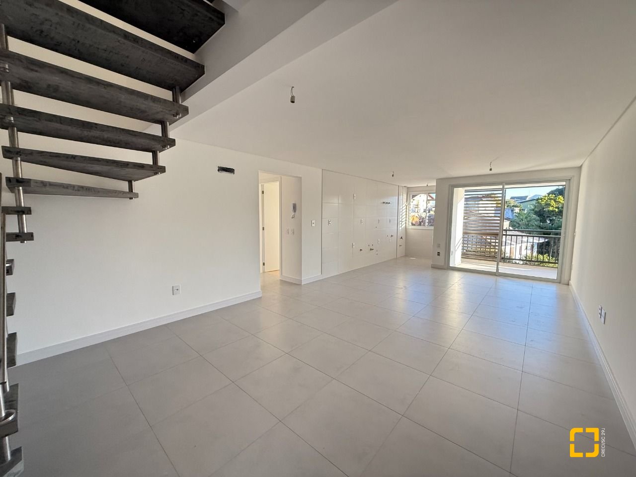 Apartamento com 122m², 5 quartos (sendo 2 suítes), 3 garagens, no bairro João Paulo em Florianópolis