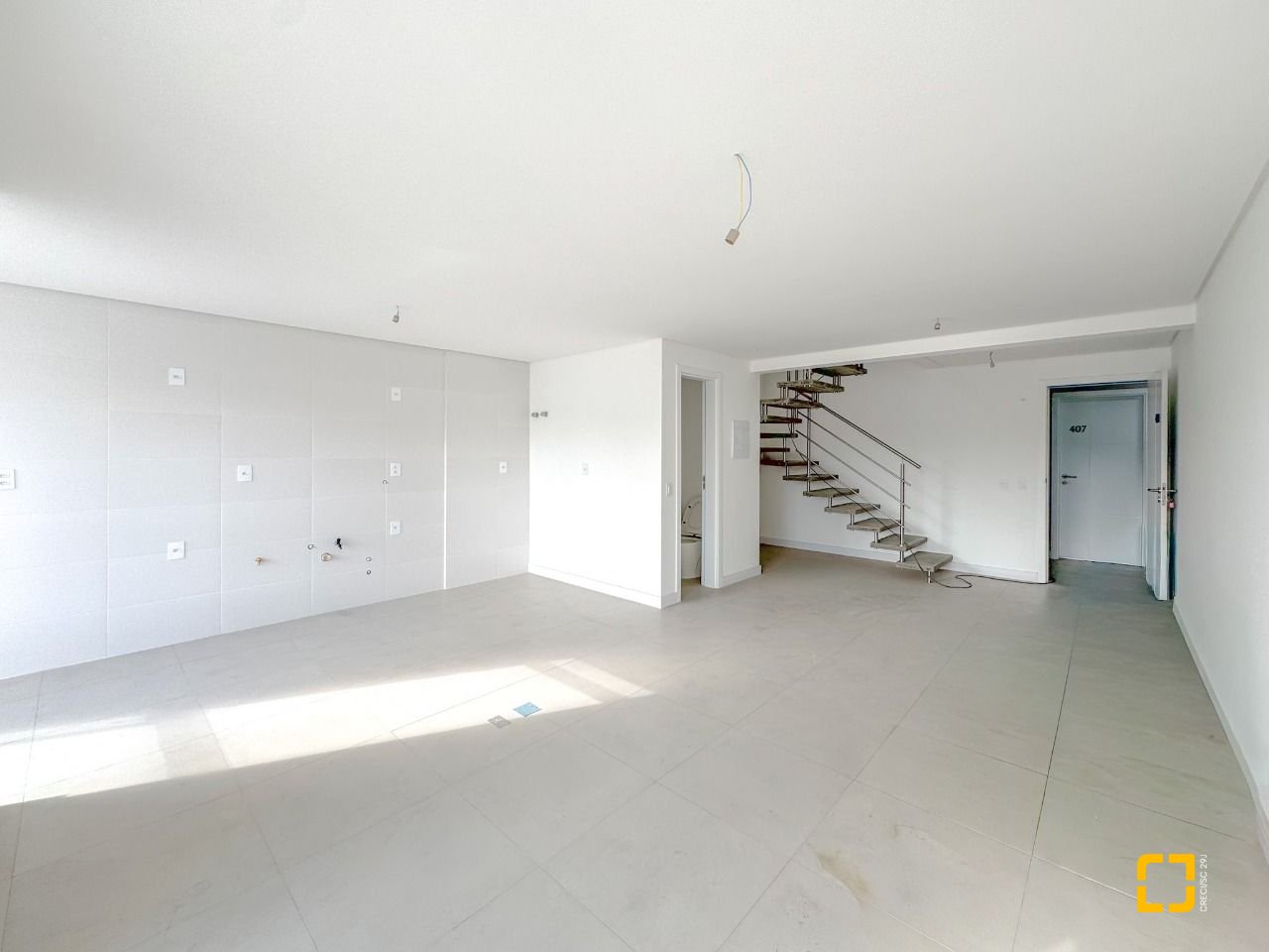 Apartamento com 100m², 2 quartos (sendo 1 suíte), 2 garagens, no bairro João Paulo em Florianópolis