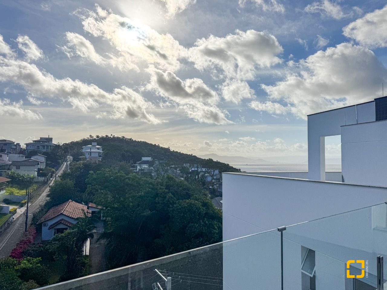 Apartamento com 100m², 2 quartos (sendo 1 suíte), 2 garagens, no bairro João Paulo em Florianópolis