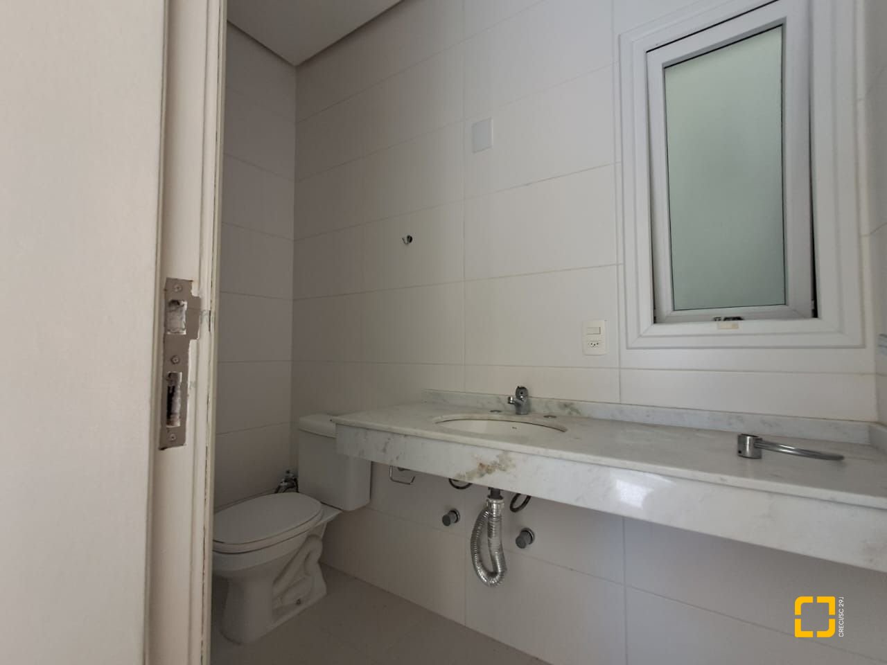 Apartamento com 143m², 4 quartos (sendo 1 suíte), 1 garagem, no bairro Cachoeira do Bom Jesus em Florianópolis