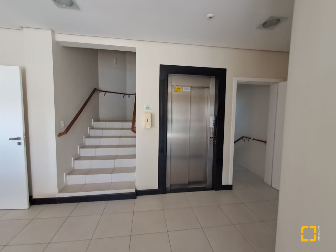 Apartamento com 143m², 4 quartos (sendo 1 suíte), 1 garagem, no bairro Cachoeira do Bom Jesus em Florianópolis