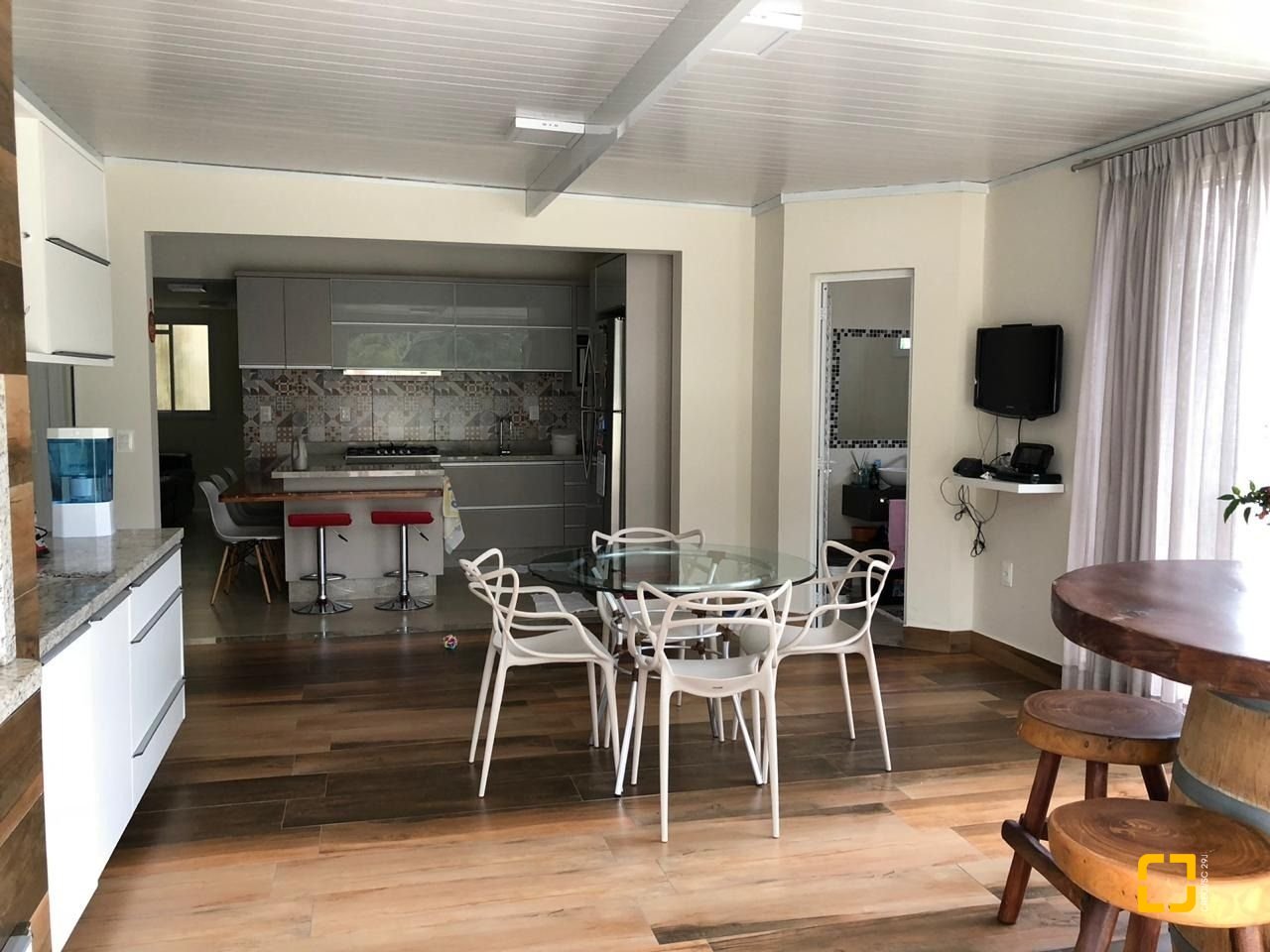 Cobertura com 197m², 6 quartos (sendo 2 suítes), 2 garagens, no bairro Ingleses em Florianópolis