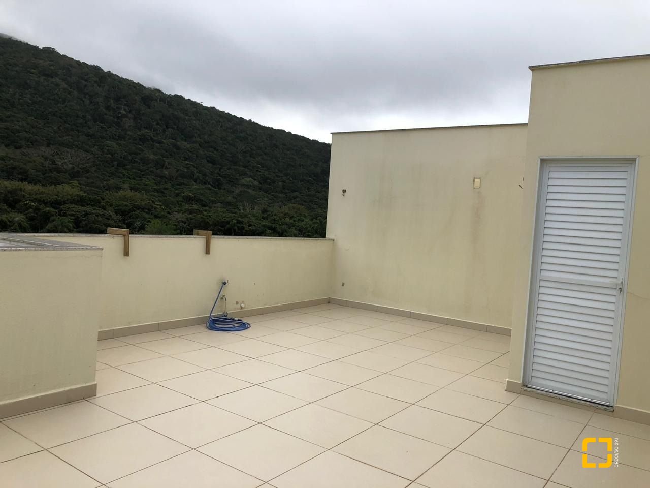 Cobertura com 197m², 6 quartos (sendo 2 suítes), 2 garagens, no bairro Ingleses em Florianópolis