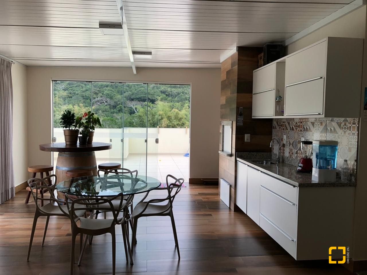 Cobertura com 197m², 6 quartos (sendo 2 suítes), 2 garagens, no bairro Ingleses em Florianópolis