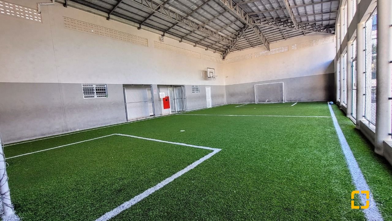 Apartamento com 94m², 4 quartos (sendo 2 suítes), 2 garagens, no bairro Coqueiros em Florianópolis