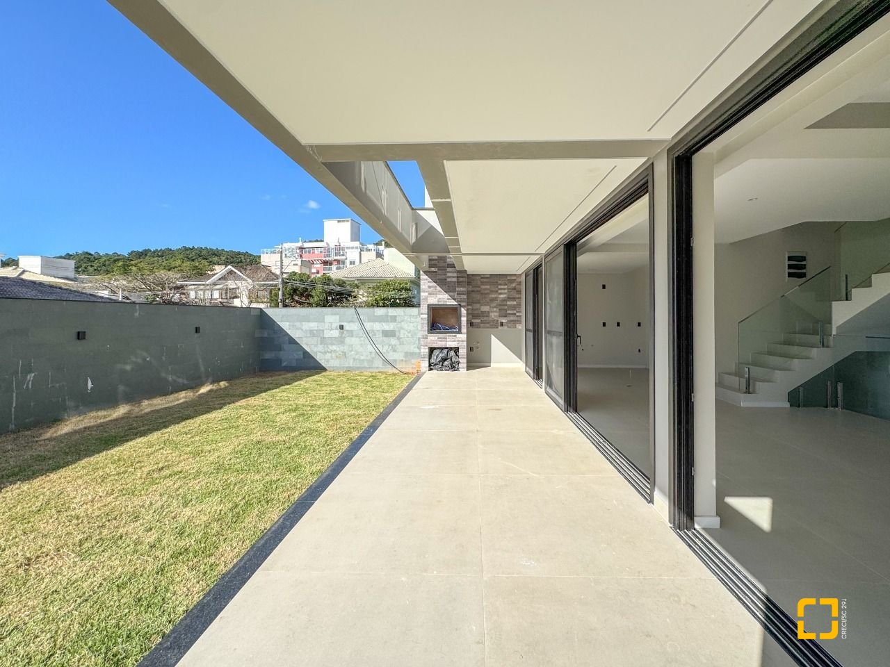 Casa com 225m², 6 quartos (sendo 3 suítes), 4 garagens, no bairro Jurerê em Florianópolis