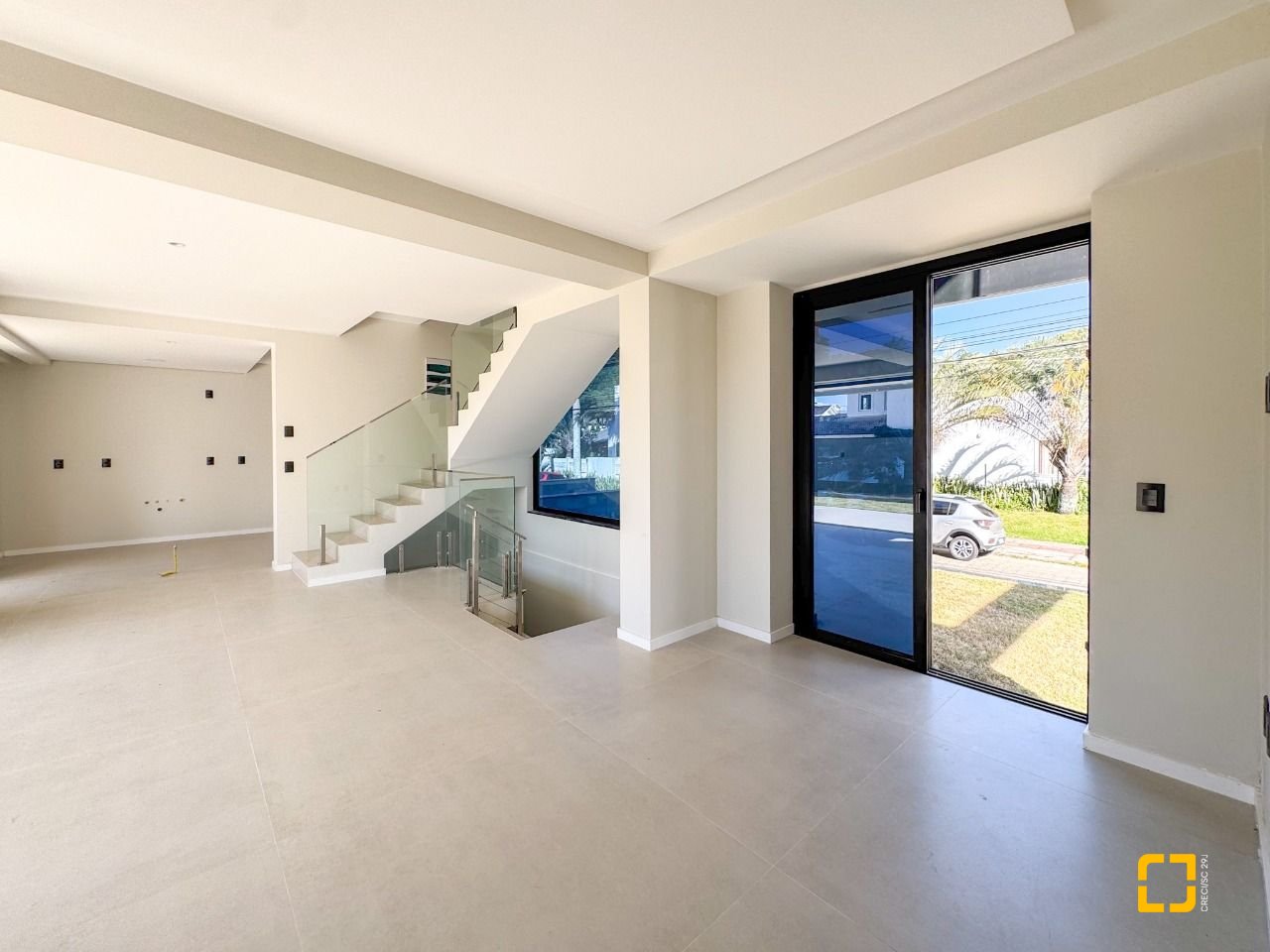 Casa com 225m², 6 quartos (sendo 3 suítes), 4 garagens, no bairro Jurerê em Florianópolis