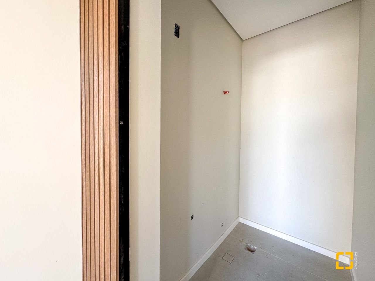 Casa com 225m², 6 quartos (sendo 3 suítes), 4 garagens, no bairro Jurerê em Florianópolis