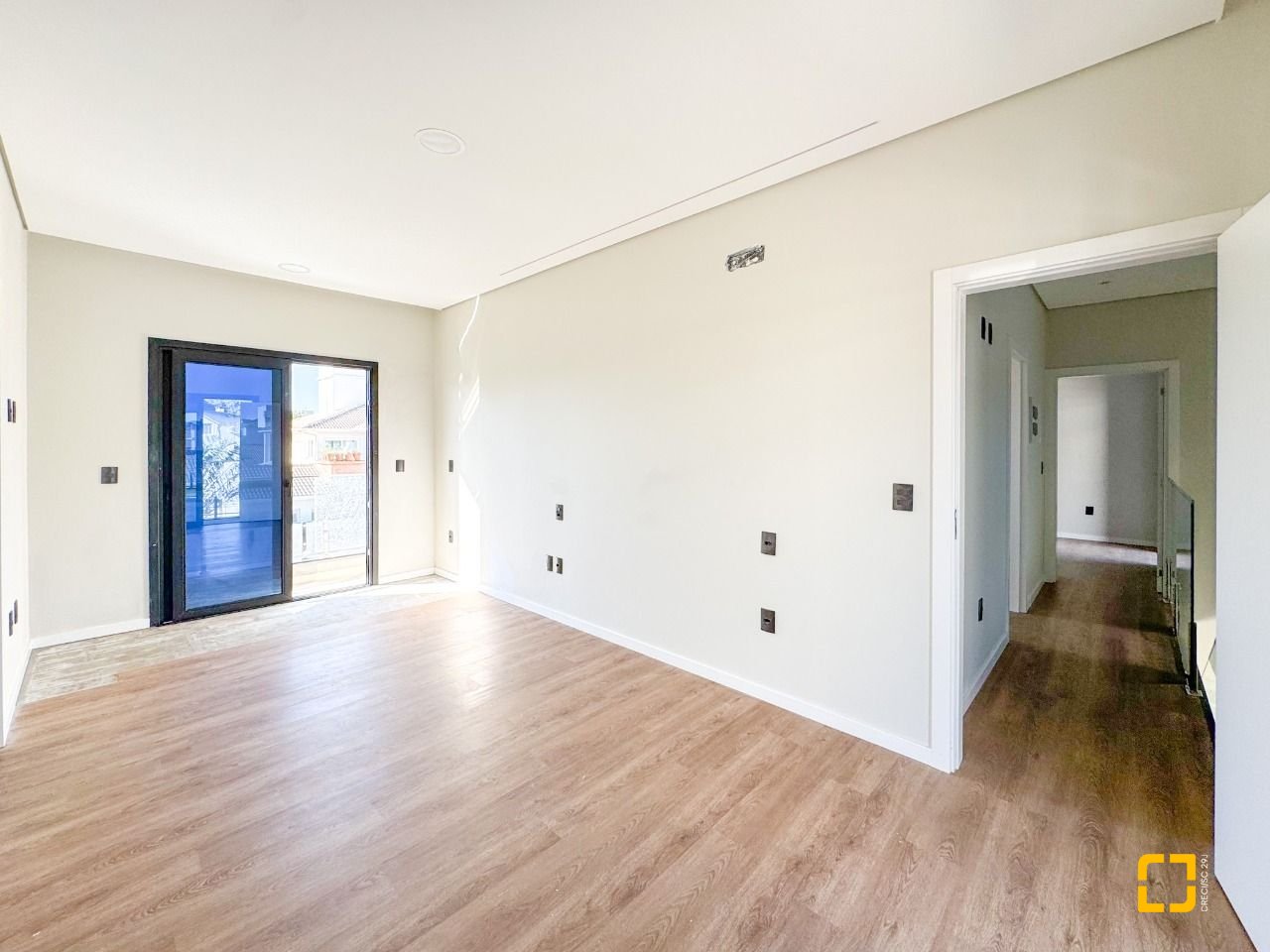 Casa com 225m², 6 quartos (sendo 3 suítes), 4 garagens, no bairro Jurerê em Florianópolis