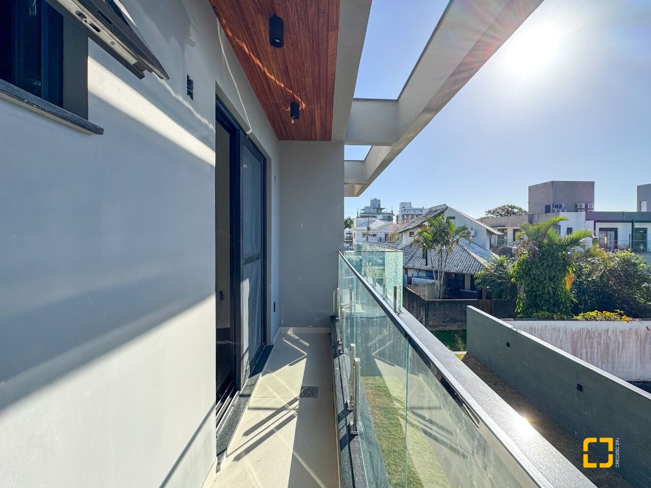 Casa com 225m², 6 quartos (sendo 3 suítes), 4 garagens, no bairro Jurerê em Florianópolis