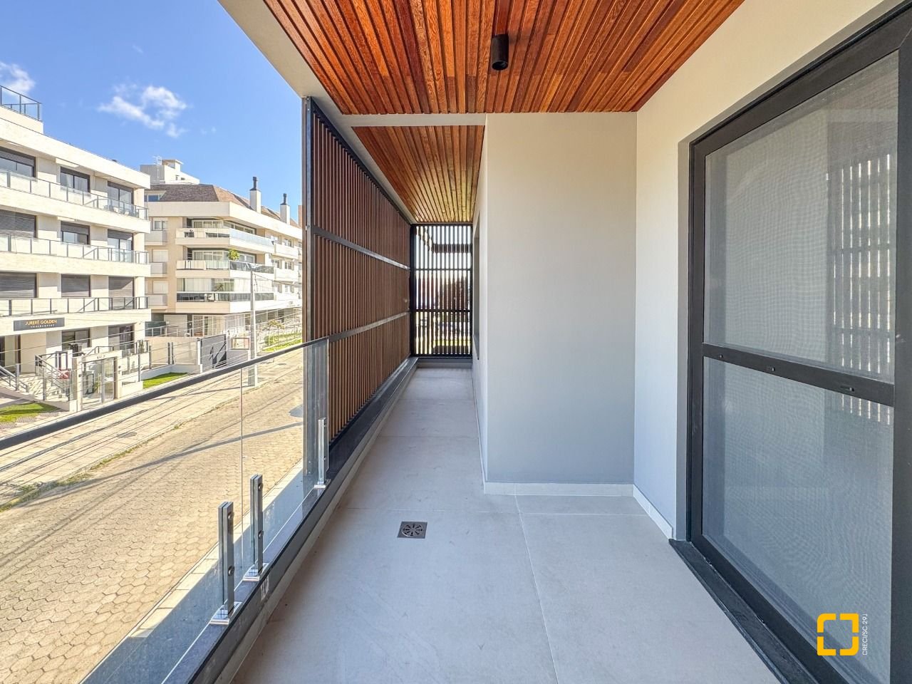 Casa com 225m², 6 quartos (sendo 3 suítes), 4 garagens, no bairro Jurerê em Florianópolis