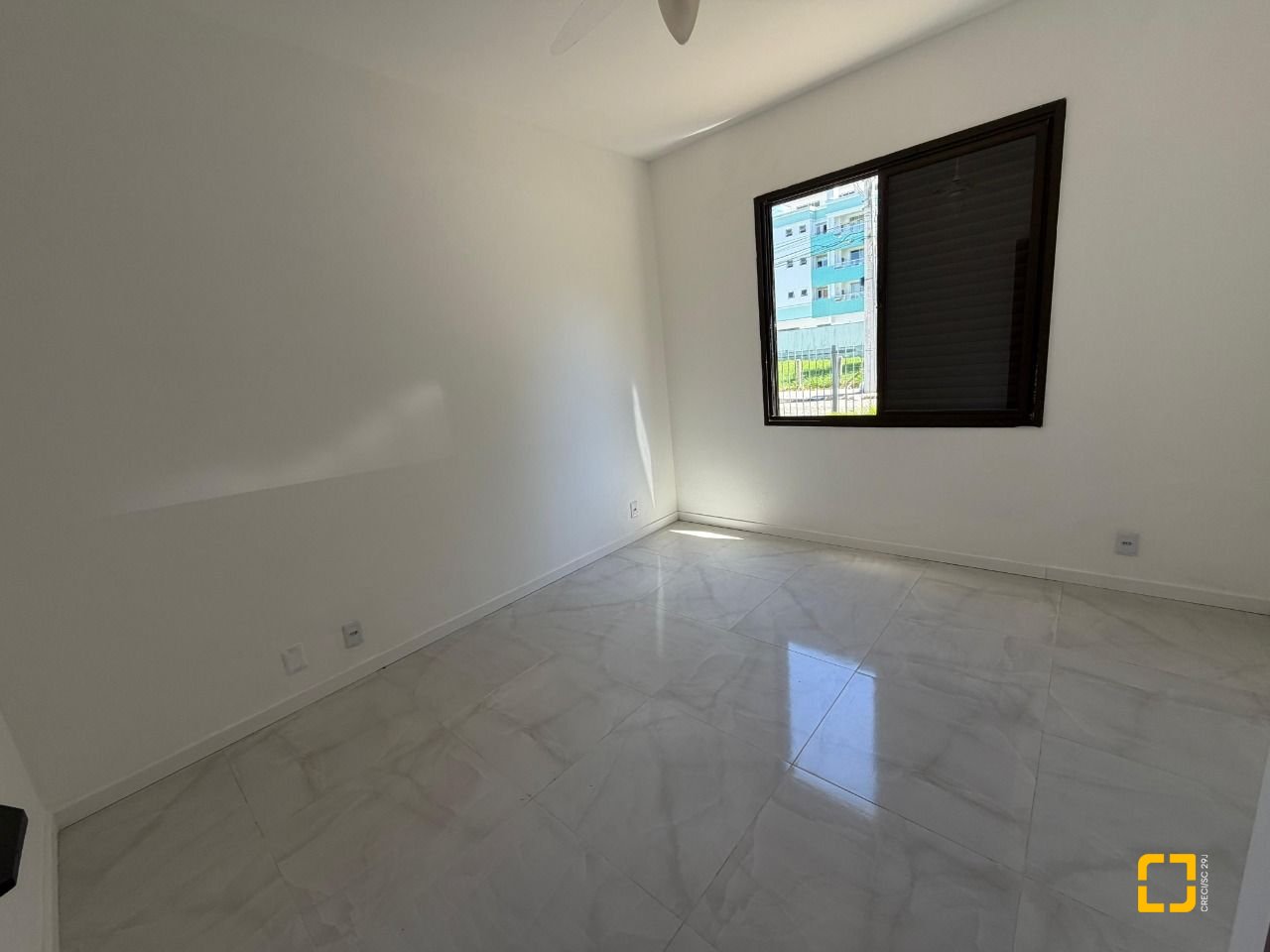 Apartamento com 69m², 2 quartos, 1 garagem, no bairro Canasvieiras em Florianópolis
