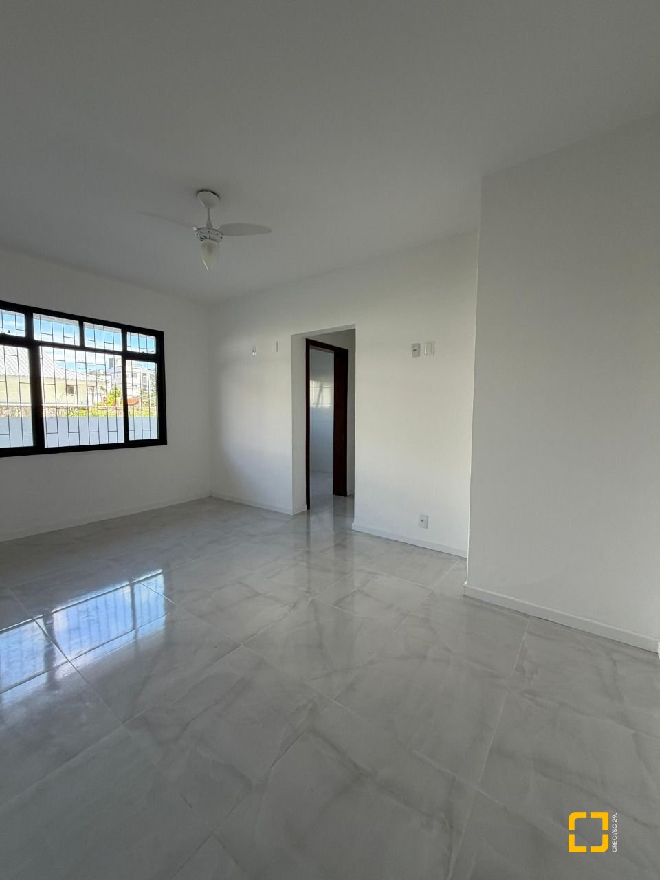 Apartamento com 69m², 2 quartos, 1 garagem, no bairro Canasvieiras em Florianópolis