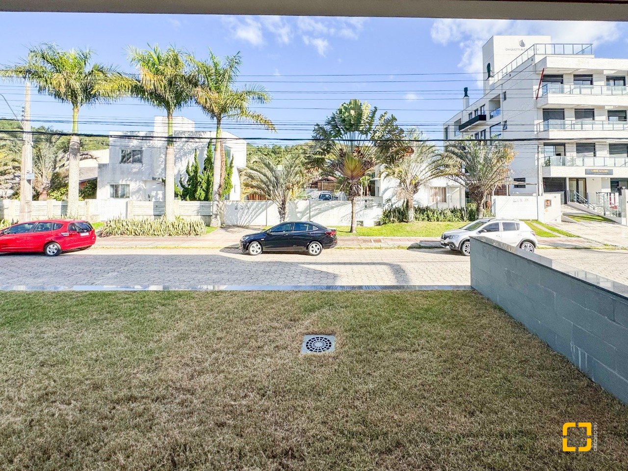 Casa com 225m², 6 quartos (sendo 3 suítes), 4 garagens, no bairro Jurerê em Florianópolis