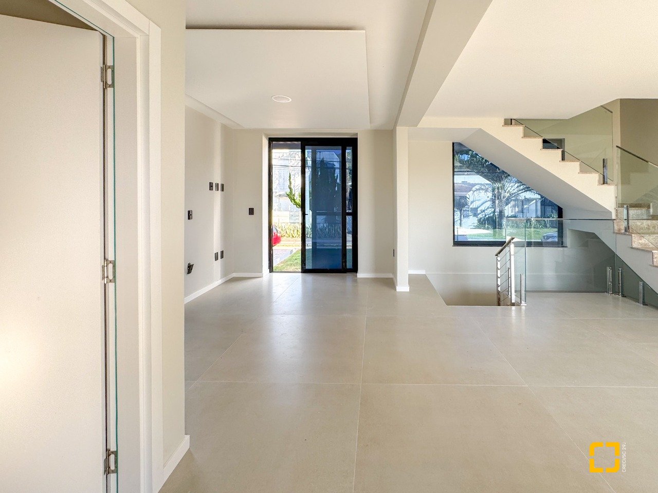 Casa com 225m², 6 quartos (sendo 3 suítes), 4 garagens, no bairro Jurerê em Florianópolis