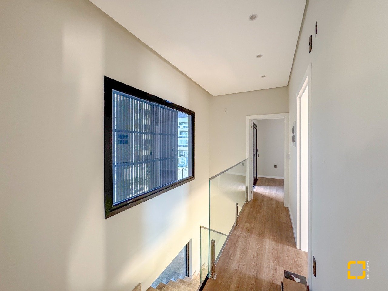 Casa com 225m², 6 quartos (sendo 3 suítes), 4 garagens, no bairro Jurerê em Florianópolis