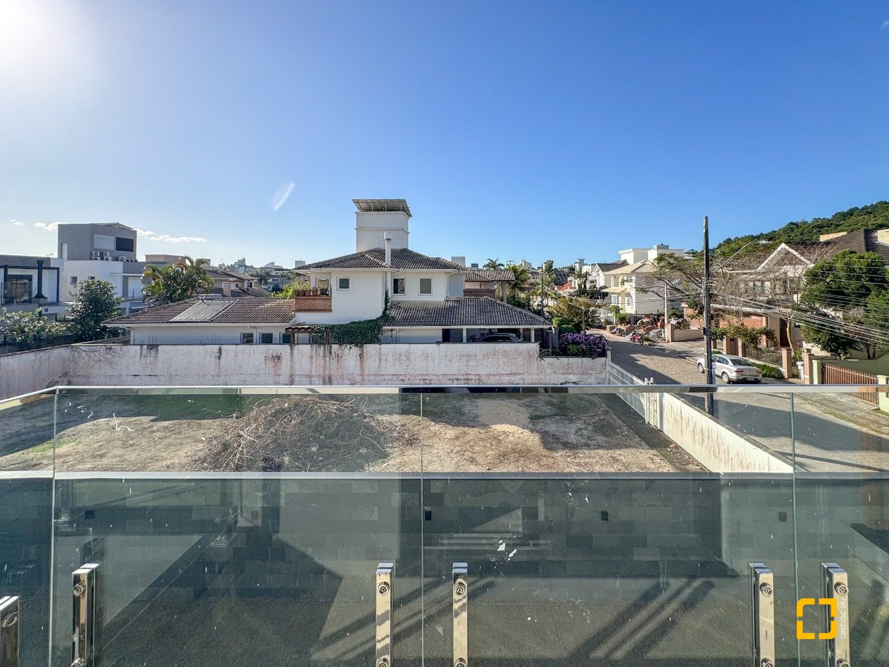 Casa com 225m², 6 quartos (sendo 3 suítes), 4 garagens, no bairro Jurerê em Florianópolis