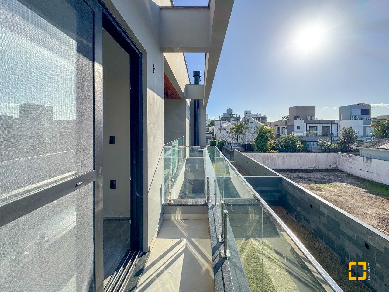 Casa com 225m², 6 quartos (sendo 3 suítes), 4 garagens, no bairro Jurerê em Florianópolis