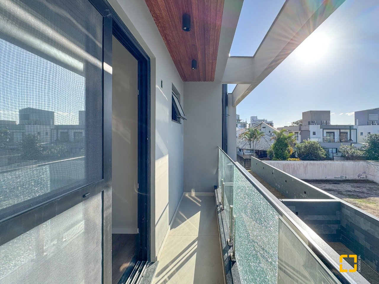 Casa com 225m², 6 quartos (sendo 3 suítes), 4 garagens, no bairro Jurerê em Florianópolis