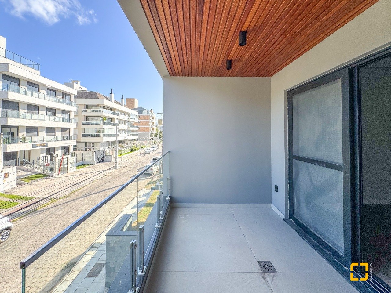 Casa com 225m², 6 quartos (sendo 3 suítes), 4 garagens, no bairro Jurerê em Florianópolis