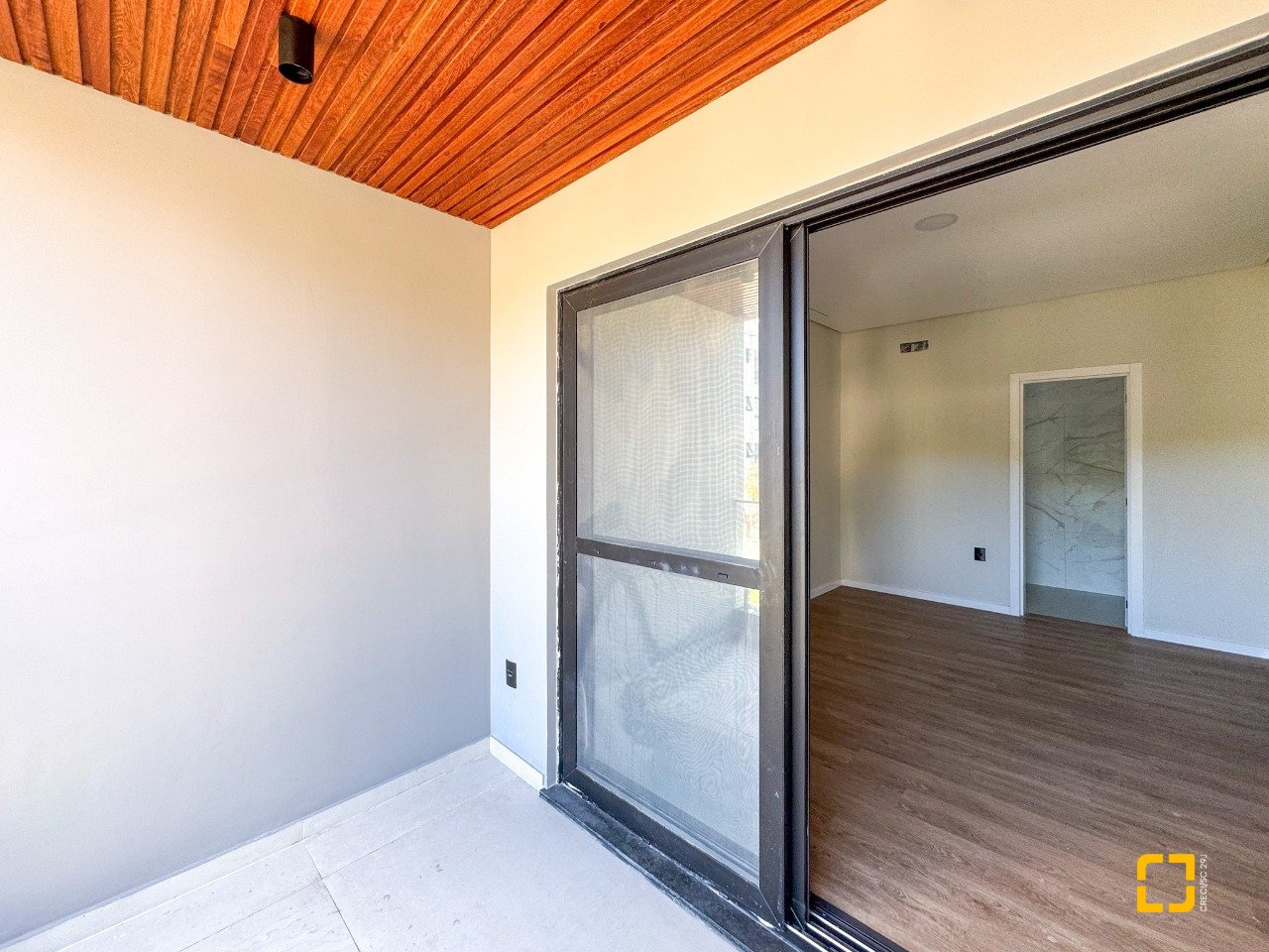 Casa com 225m², 6 quartos (sendo 3 suítes), 4 garagens, no bairro Jurerê em Florianópolis