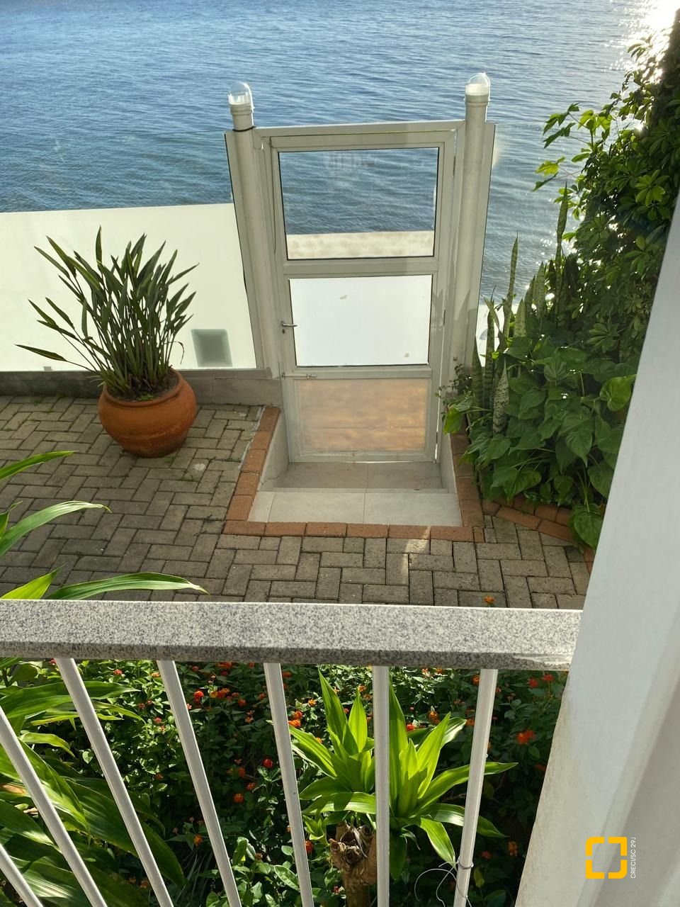 Casa com 274m², 8 quartos (sendo 4 suítes), 3 garagens, no bairro Cacupé em Florianópolis