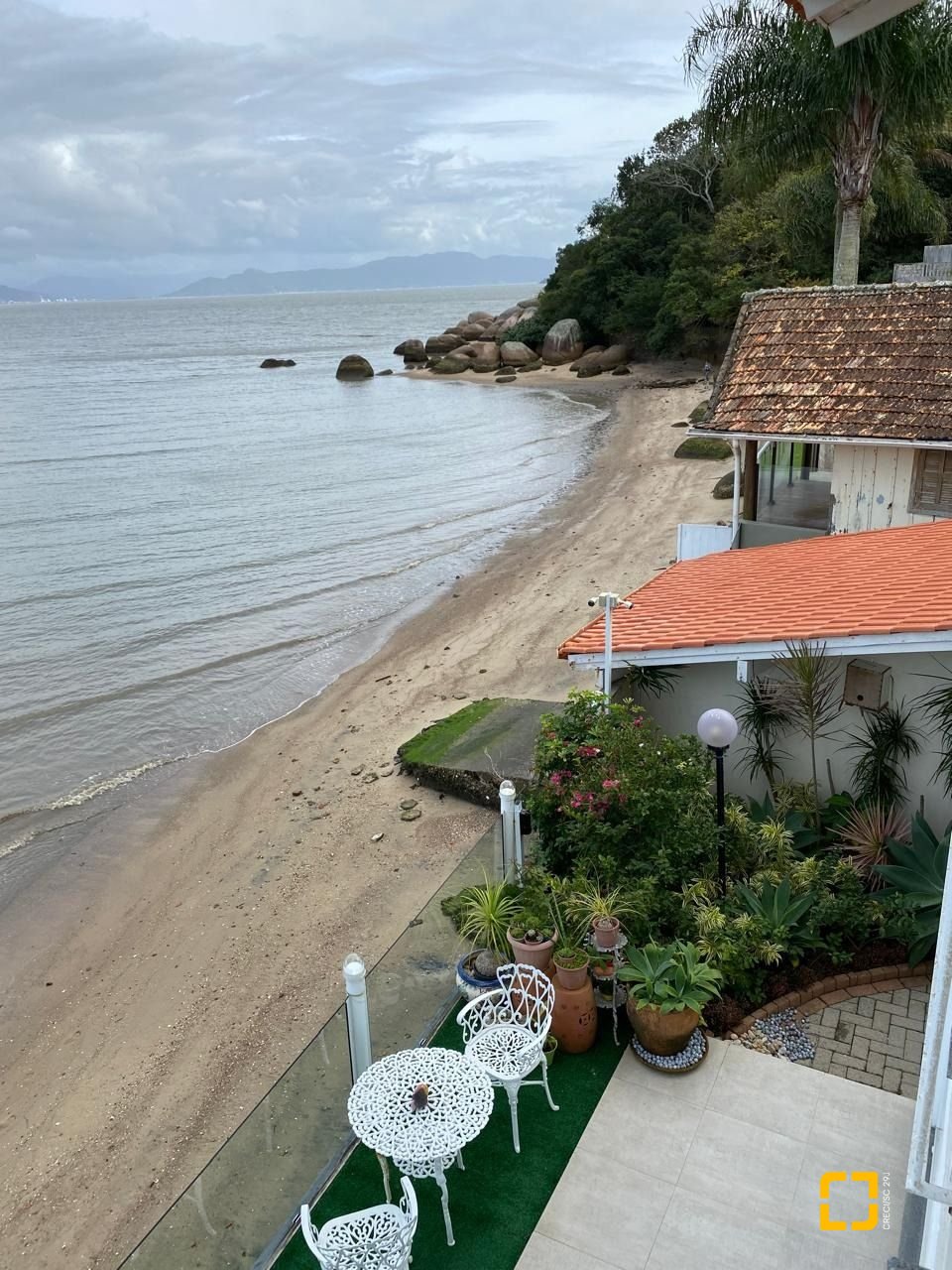 Casa com 274m², 8 quartos (sendo 4 suítes), 3 garagens, no bairro Cacupé em Florianópolis