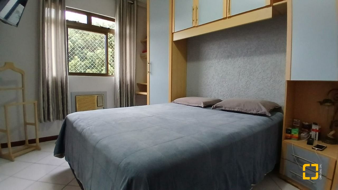Apartamento com 83m², 4 quartos (sendo 1 suíte), 2 garagens, no bairro Canto em Florianópolis