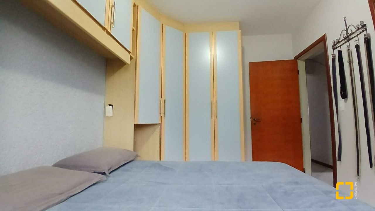 Apartamento com 83m², 4 quartos (sendo 1 suíte), 2 garagens, no bairro Canto em Florianópolis