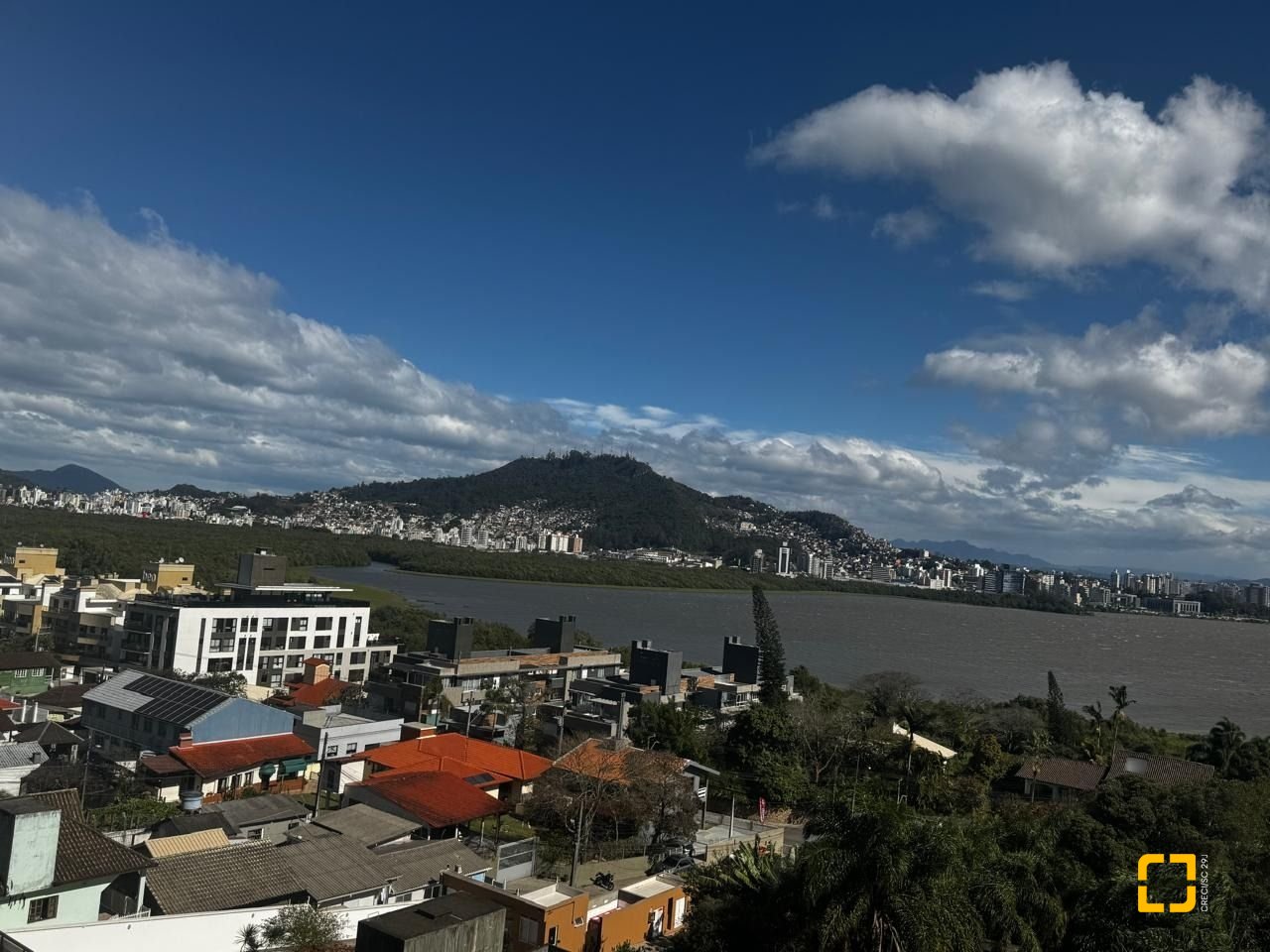 Apartamento com 69m², 3 quartos (sendo 1 suíte), 1 garagem, no bairro João Paulo em Florianópolis