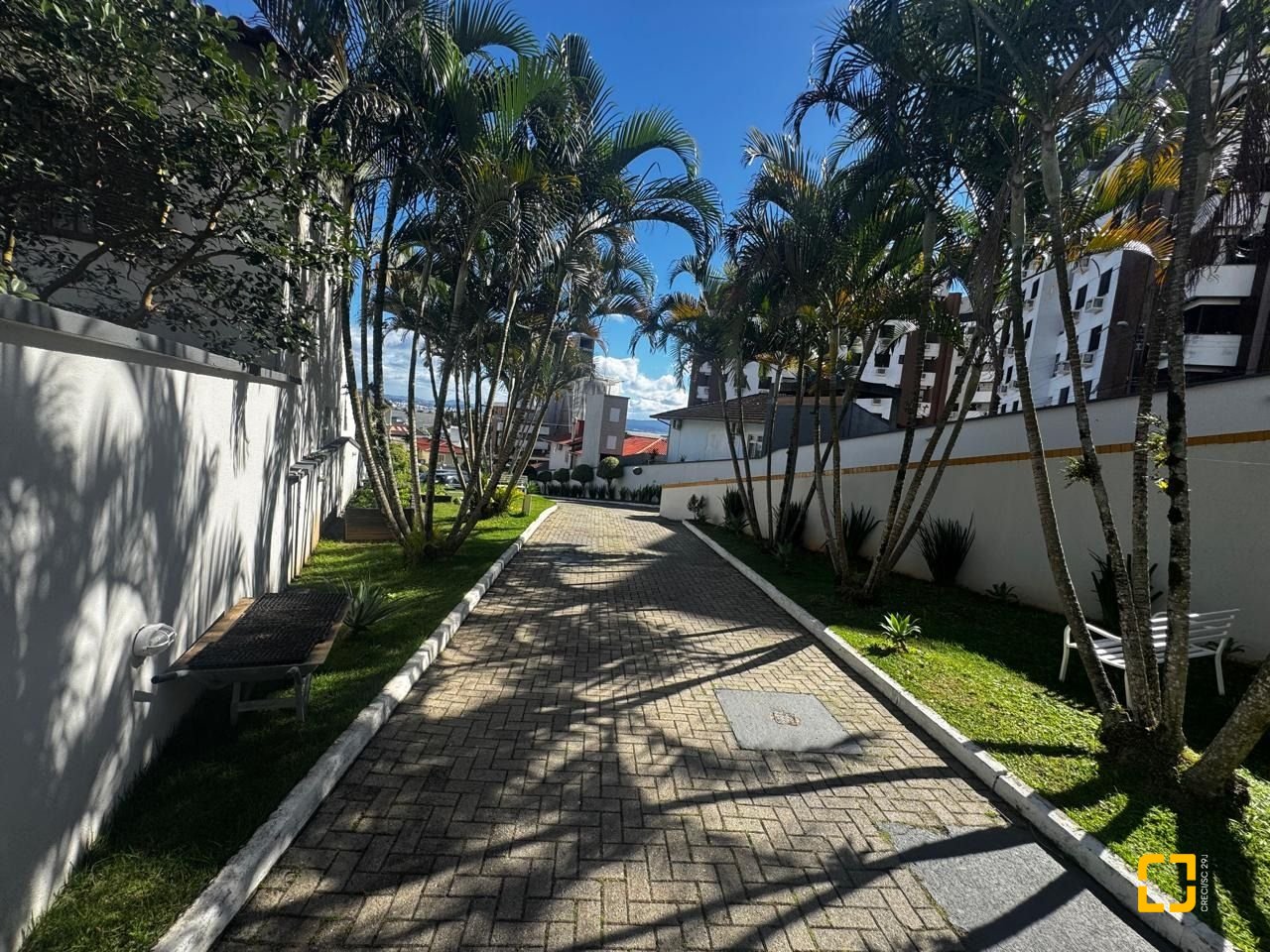 Apartamento com 69m², 3 quartos (sendo 1 suíte), 1 garagem, no bairro João Paulo em Florianópolis