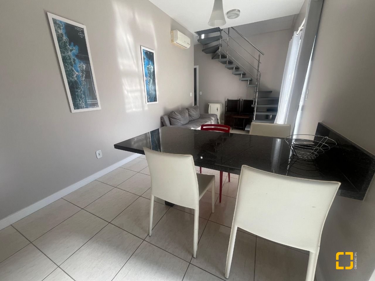 Cobertura com 128m², 5 quartos (sendo 1 suíte), 1 garagem, no bairro Canasvieiras em Florianópolis