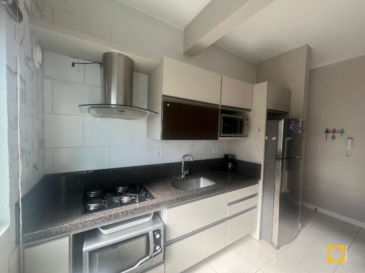 Cobertura com 128m², 5 quartos (sendo 1 suíte), 1 garagem, no bairro Canasvieiras em Florianópolis