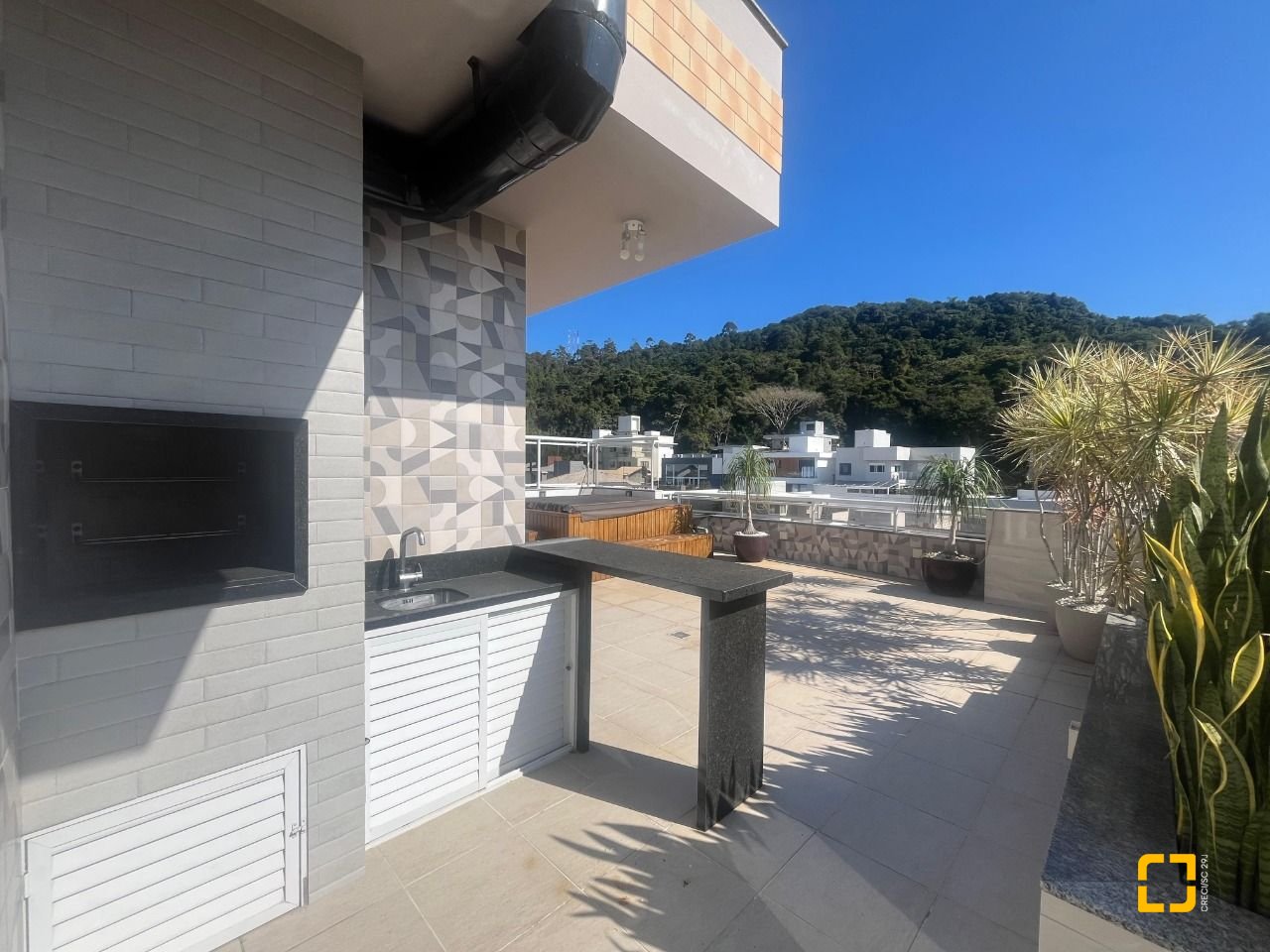 Cobertura com 128m², 5 quartos (sendo 1 suíte), 1 garagem, no bairro Canasvieiras em Florianópolis