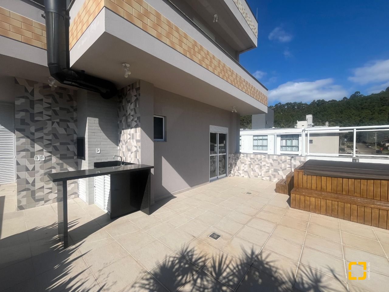 Cobertura com 128m², 5 quartos (sendo 1 suíte), 1 garagem, no bairro Canasvieiras em Florianópolis