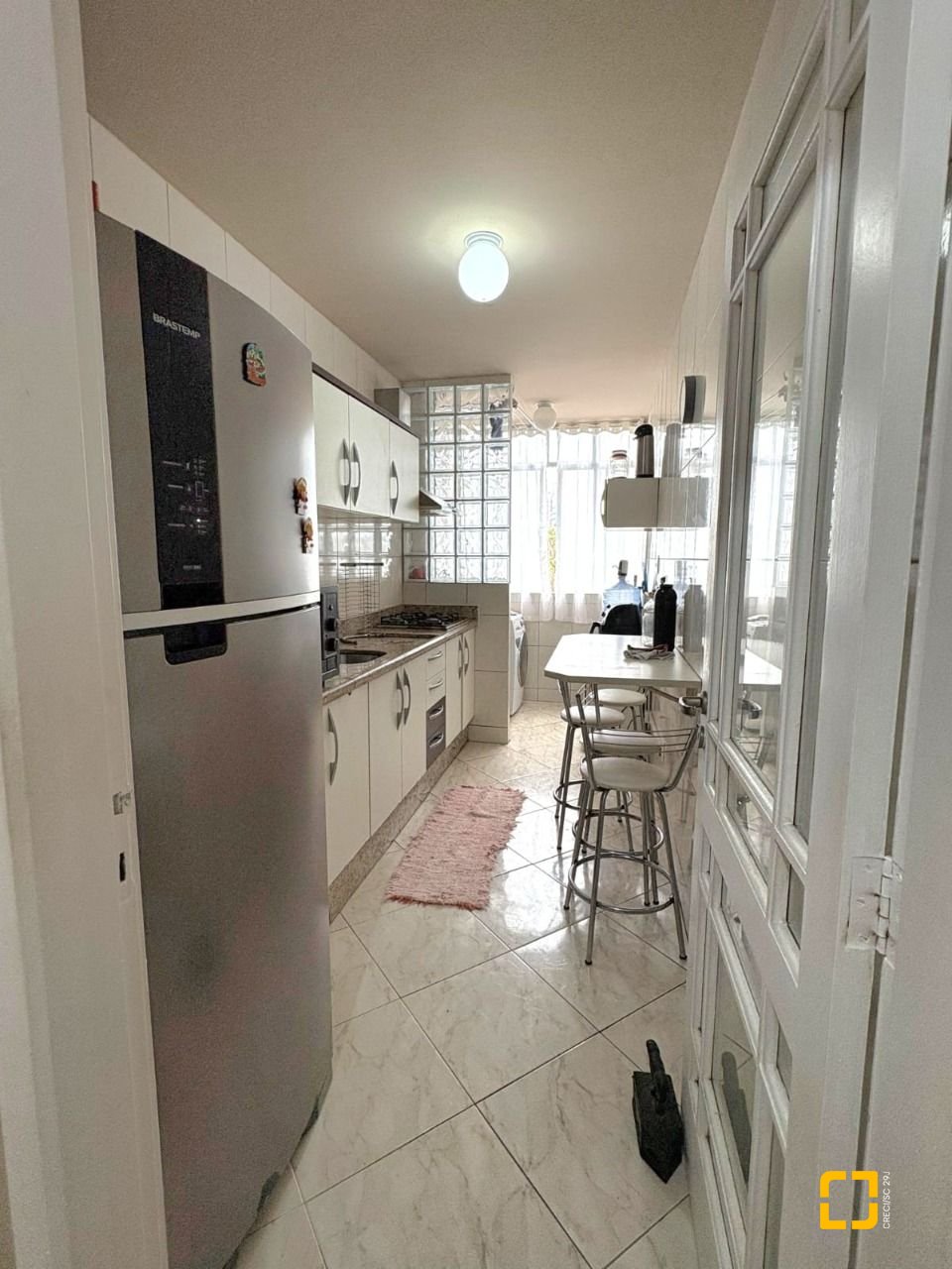 Apartamento com 69m², 3 quartos, no bairro Campinas em São José