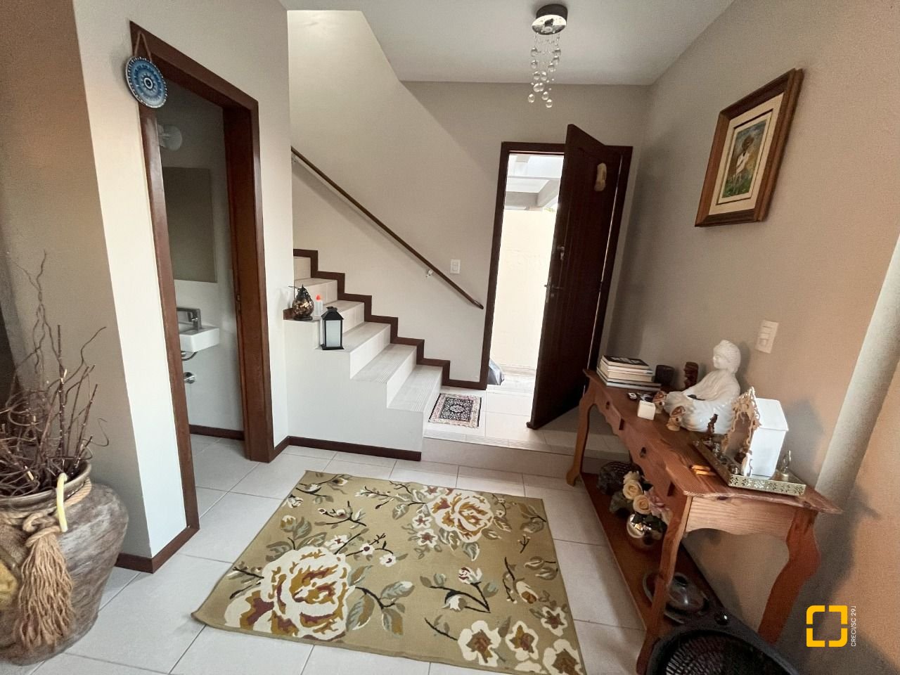 Casa com 120m², 4 quartos (sendo 1 suíte), 2 garagens, no bairro Campeche em Florianópolis
