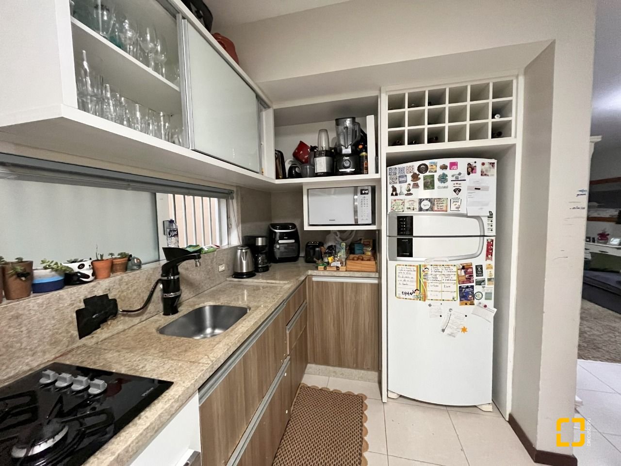 Casa com 120m², 4 quartos (sendo 1 suíte), 2 garagens, no bairro Campeche em Florianópolis