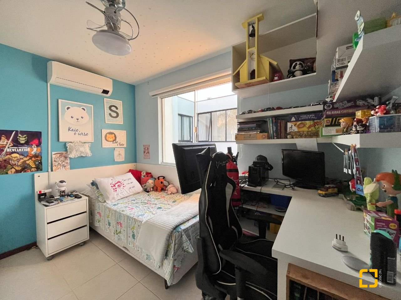 Casa com 120m², 4 quartos (sendo 1 suíte), 2 garagens, no bairro Campeche em Florianópolis