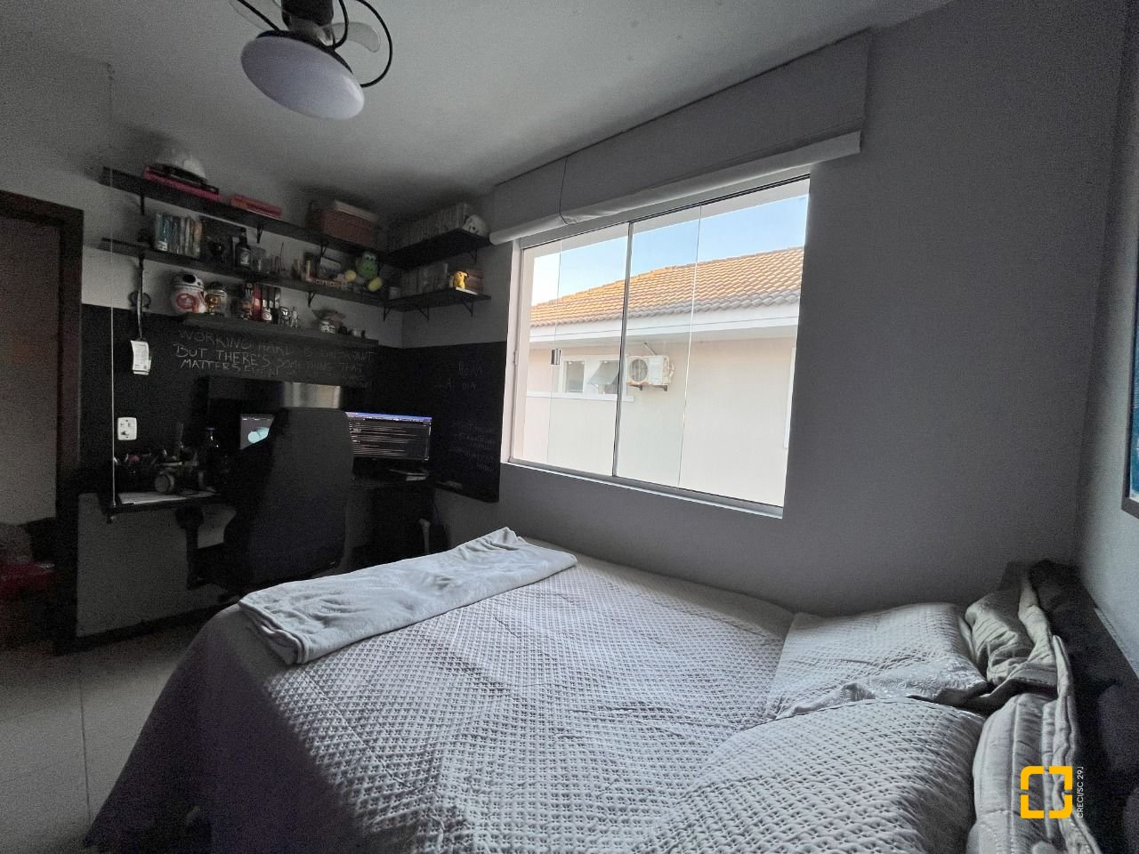 Casa com 120m², 4 quartos (sendo 1 suíte), 2 garagens, no bairro Campeche em Florianópolis