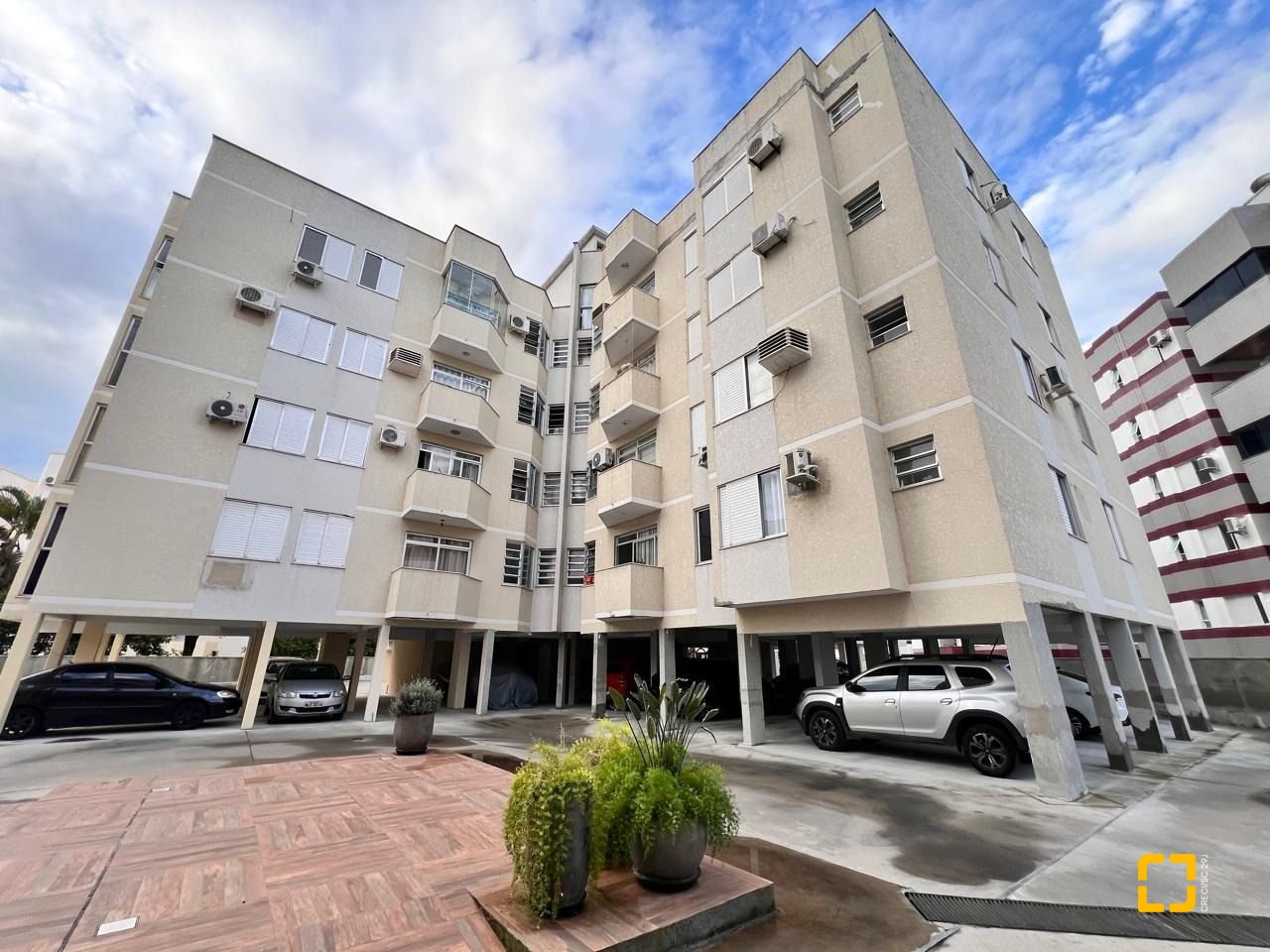 Cobertura com 176m², 4 quartos (sendo 1 suíte), 2 garagens, no bairro Trindade em Florianópolis