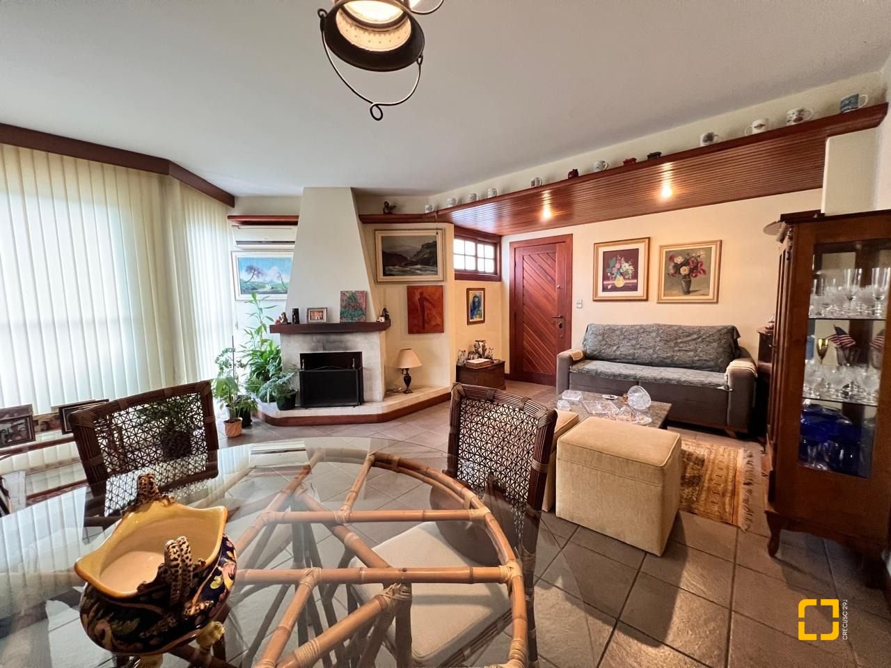 Cobertura com 176m², 4 quartos (sendo 1 suíte), 2 garagens, no bairro Trindade em Florianópolis