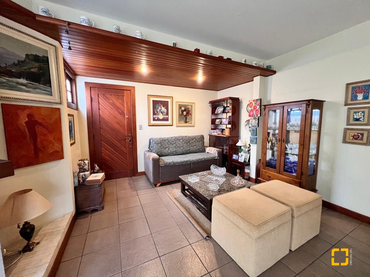 Cobertura com 176m², 4 quartos (sendo 1 suíte), 2 garagens, no bairro Trindade em Florianópolis