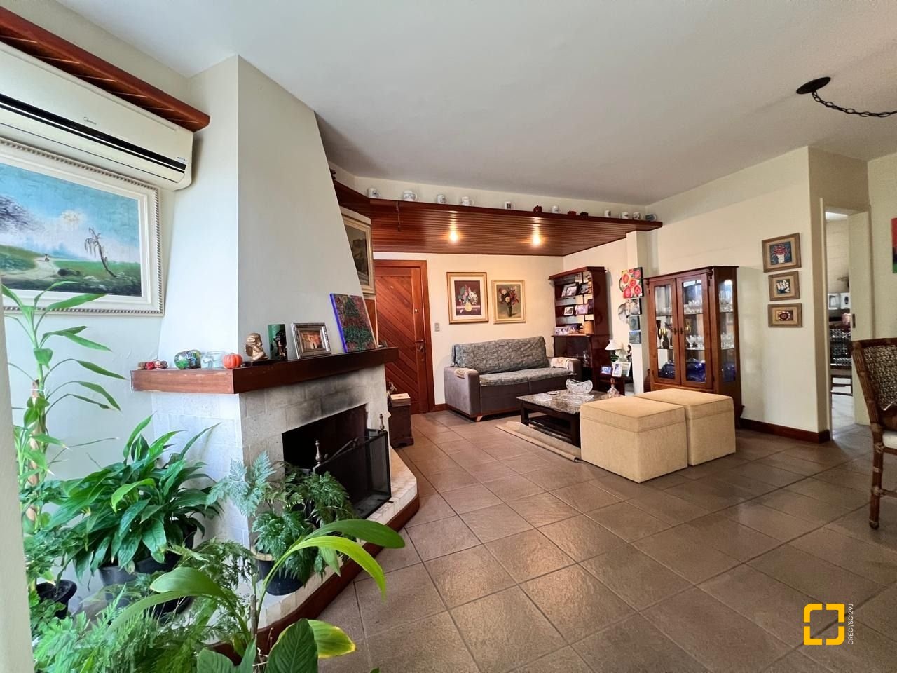 Cobertura com 176m², 4 quartos (sendo 1 suíte), 2 garagens, no bairro Trindade em Florianópolis