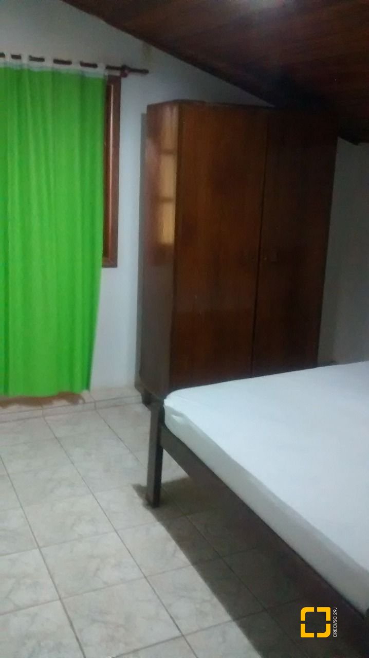 Casa com 400m², 10 quartos (sendo 3 suítes), 5 garagens, no bairro Canasvieiras em Florianópolis