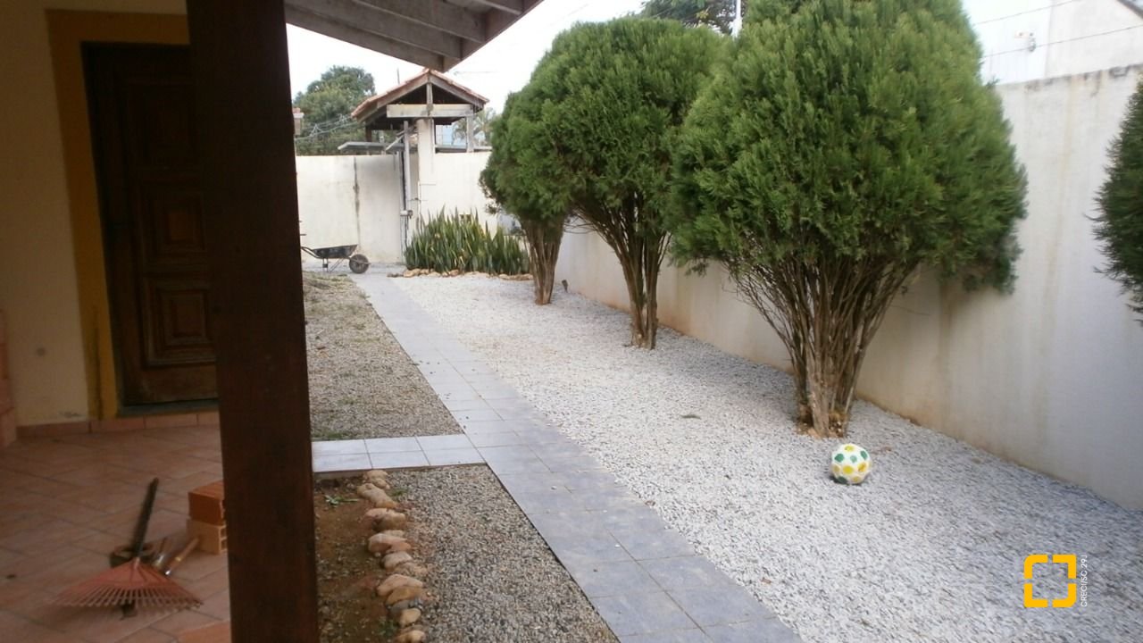 Casa com 400m², 10 quartos (sendo 3 suítes), 5 garagens, no bairro Canasvieiras em Florianópolis