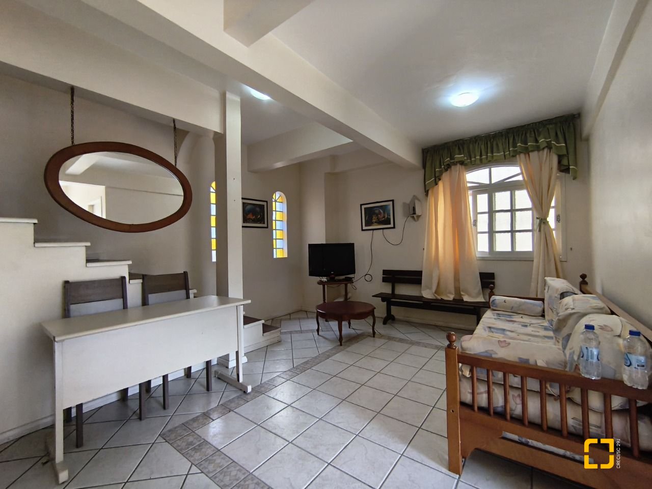 Casa com 269m², 12 quartos (sendo 2 suítes), 2 garagens, no bairro Pantanal em Florianópolis